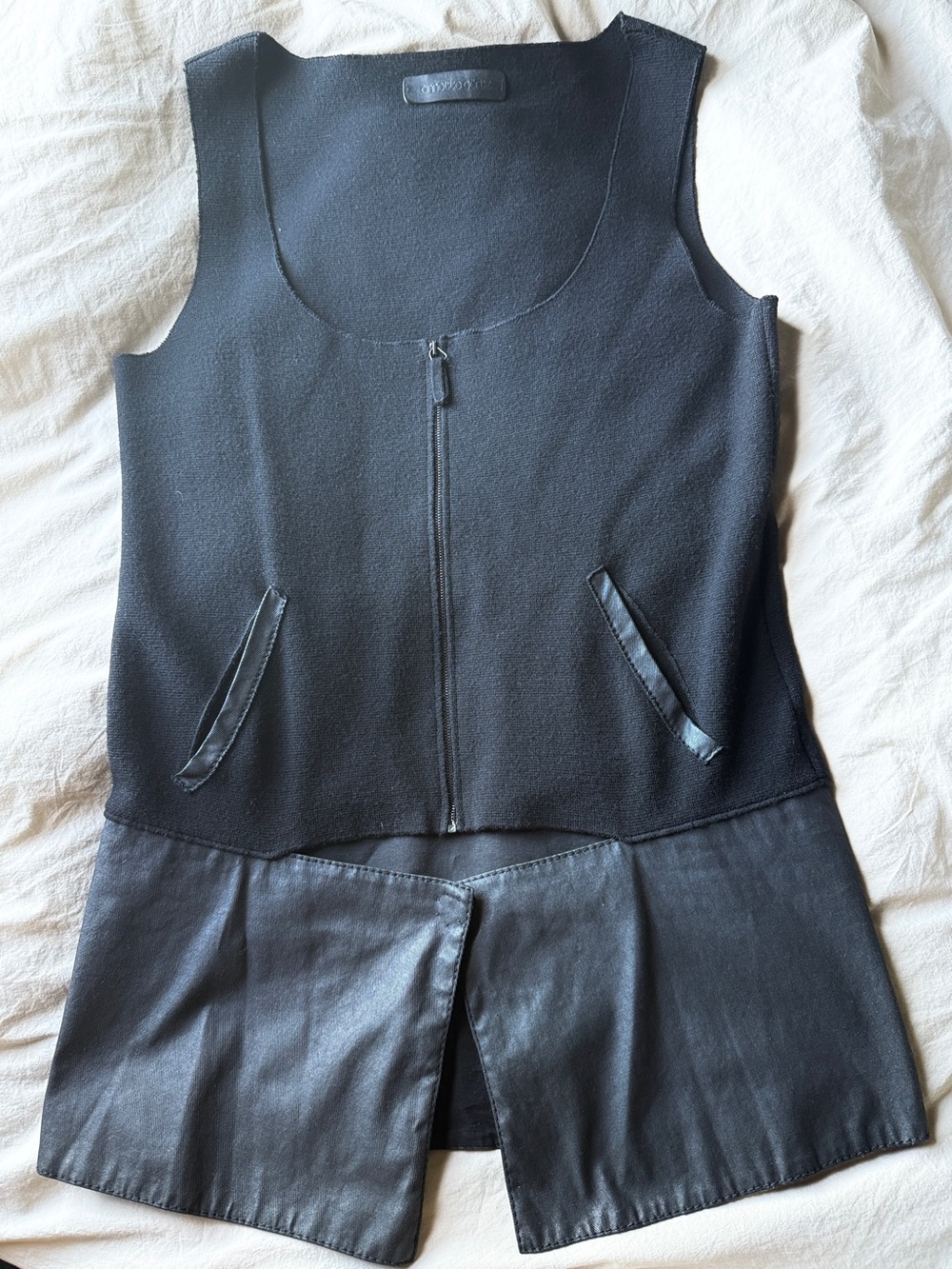 Black Sleeveless Zip-Front Layering Top - 100% Wool & Cotton